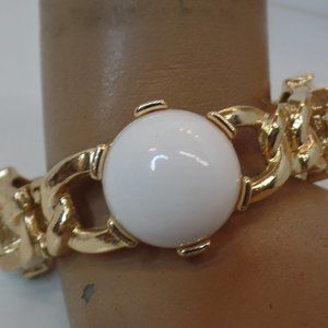Unbranded Goldtone & 4 White Station Elastic Plastic Bracelet Suited for 7" Wris